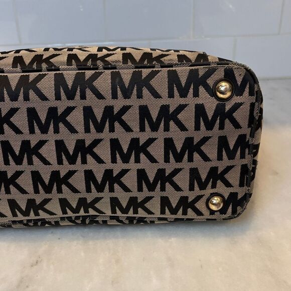 Michael Kors Jet Set Monogram Canvas Leather Tote - Picture 7 of 16